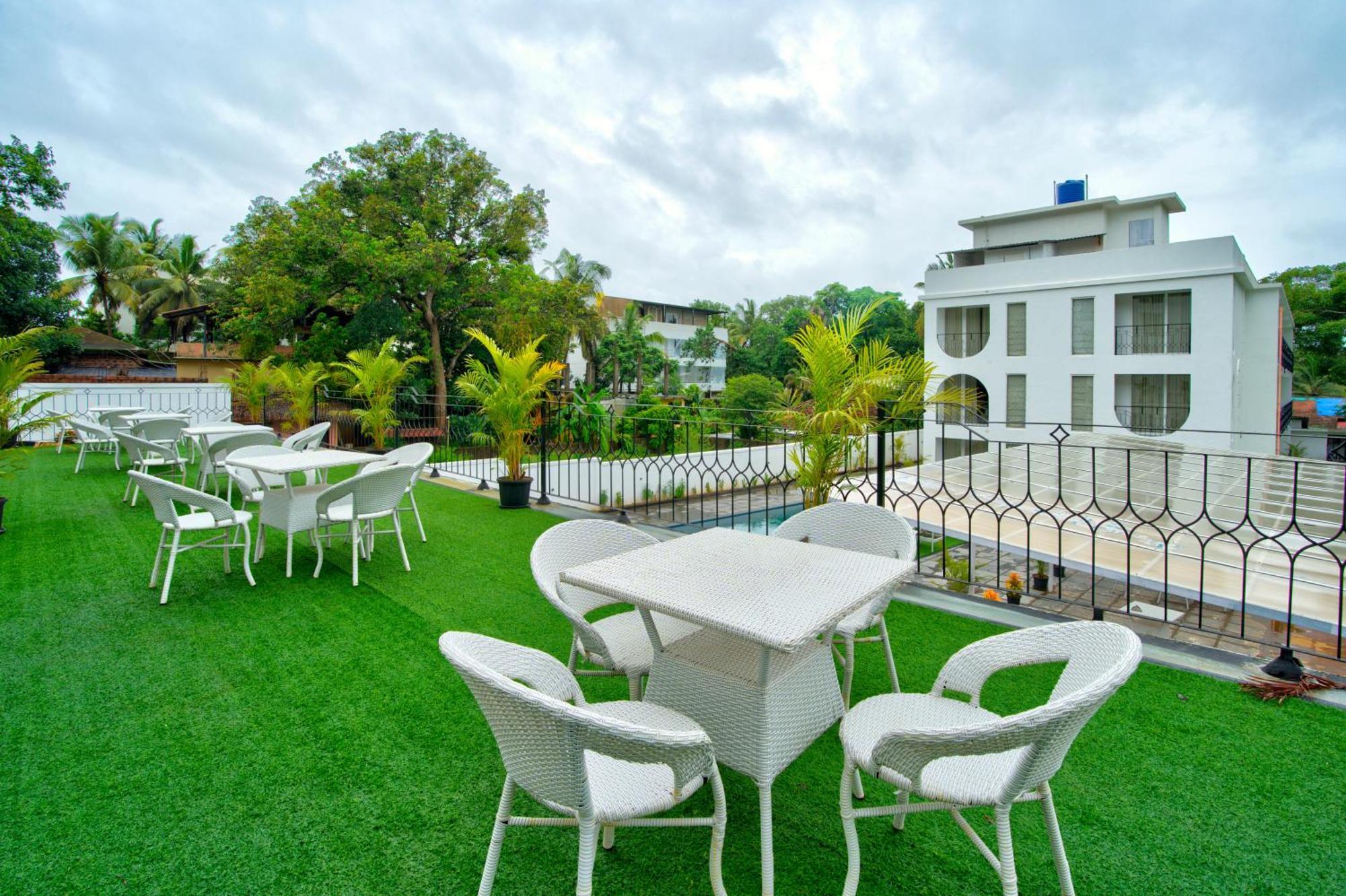 Goa Courtyard By The Porto Arpora Hotel Baga Eksteriør billede